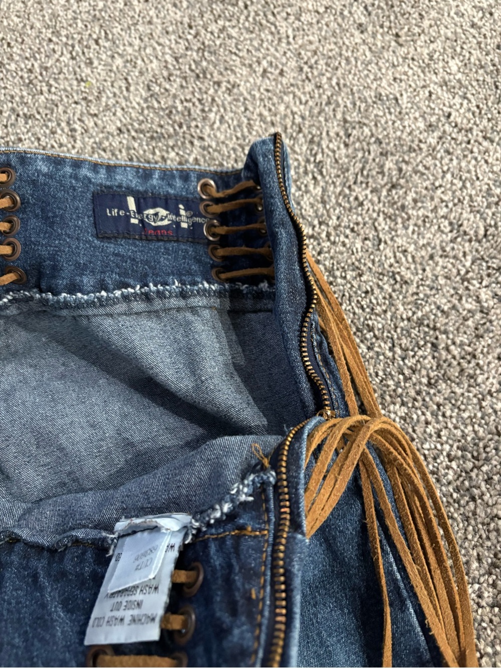 Y2K Vintage lei Lace-Up High-Waist Flare Jeans in Blue with Tan Laces - Picture 4 of 5